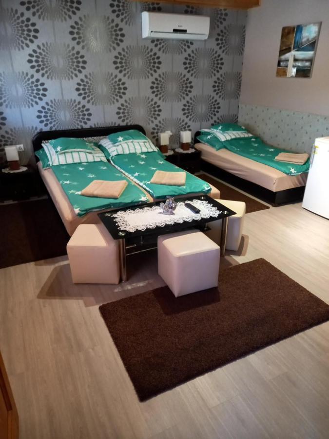 Szerencsecsillag Vendeghaz Hotel Kiskoros Eksteriør billede